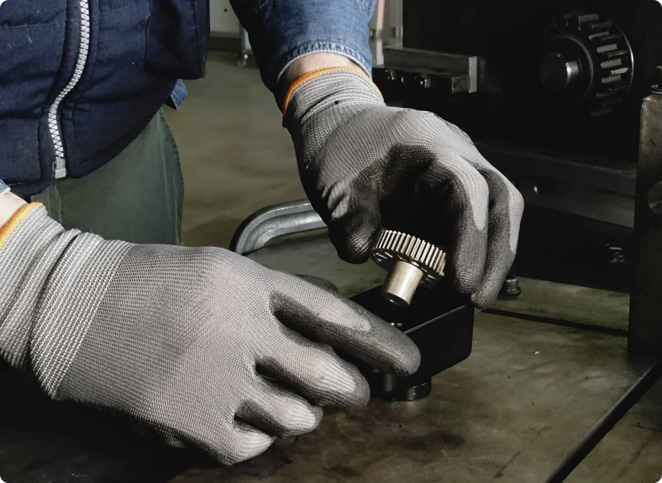 produzione ingranaggi plastica montaggio stagnoli